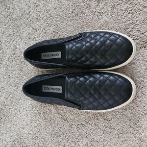 Steve madden black shoes 9.5